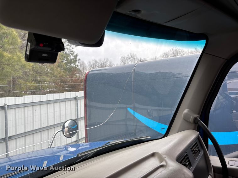 image for item YA1088 2019 Peterbilt 567 semi truck