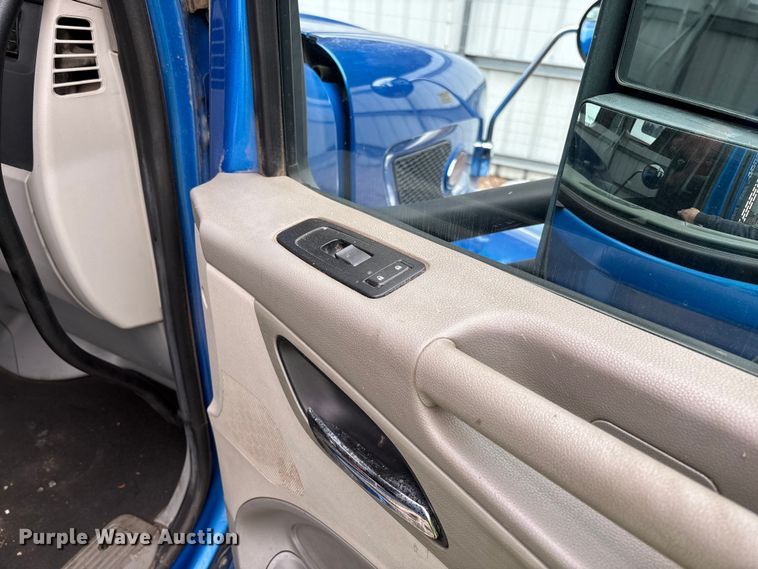 image for item YA1088 2019 Peterbilt 567 semi truck