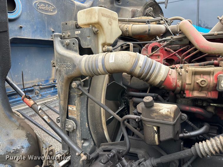 image for item YA1088 2019 Peterbilt 567 semi truck