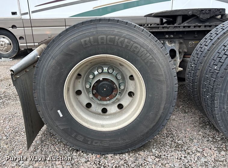 image for item YA1088 2019 Peterbilt 567 semi truck