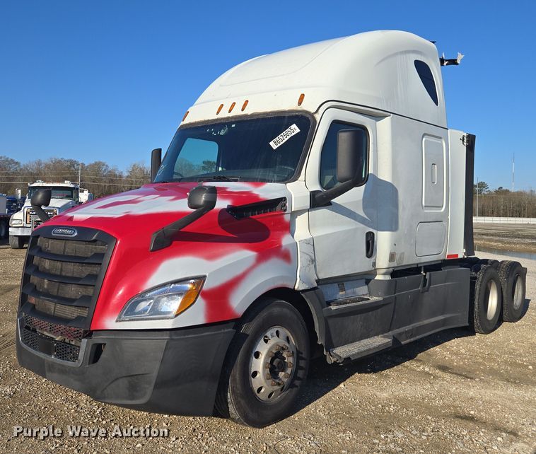 image for item YA1298 2019 Freightliner Cascadia  semi truck
