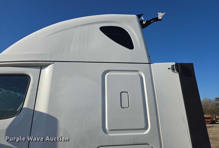 image for item YA1298 2019 Freightliner Cascadia  semi truck