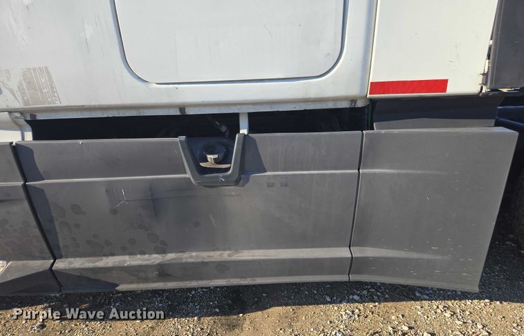 image for item YA1298 2019 Freightliner Cascadia  semi truck