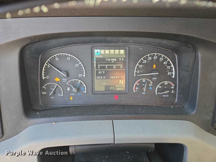 image for item YA1298 2019 Freightliner Cascadia  semi truck