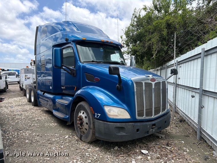 2019 Peterbilt 579 semi truck