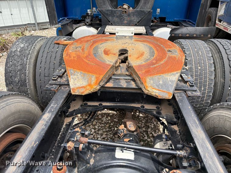 image for item YA1606 2019 Peterbilt 579 semi truck