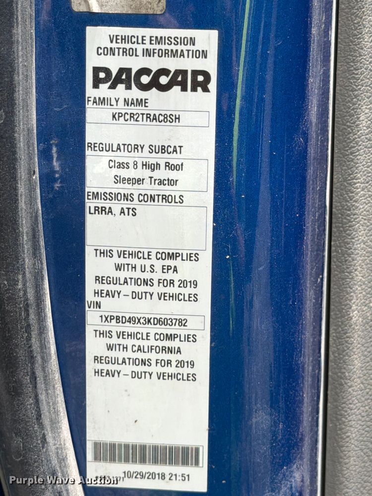 image for item YA1606 2019 Peterbilt 579 semi truck