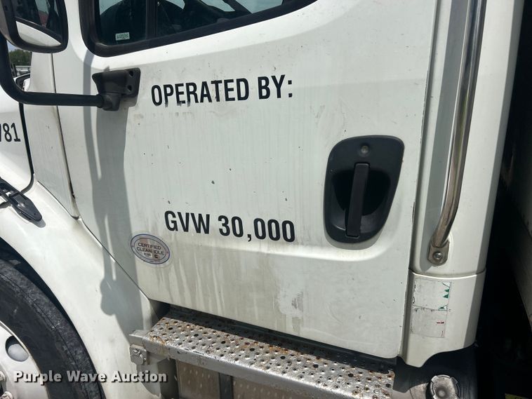 image for item YA1810 2017 Freightliner Business Class M2 box truck