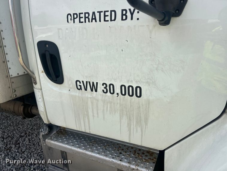 image for item YA1810 2017 Freightliner Business Class M2 box truck