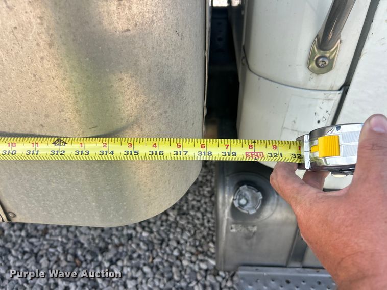 image for item YA1810 2017 Freightliner Business Class M2 box truck