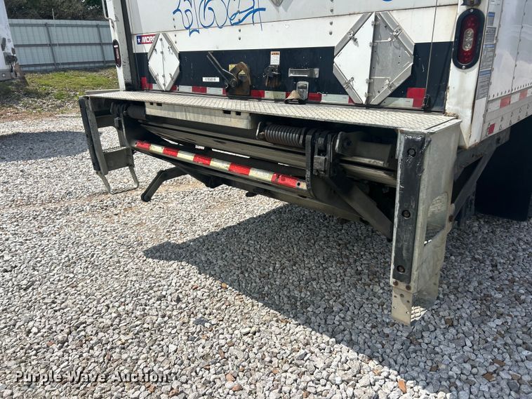 image for item YA1810 2017 Freightliner Business Class M2 box truck