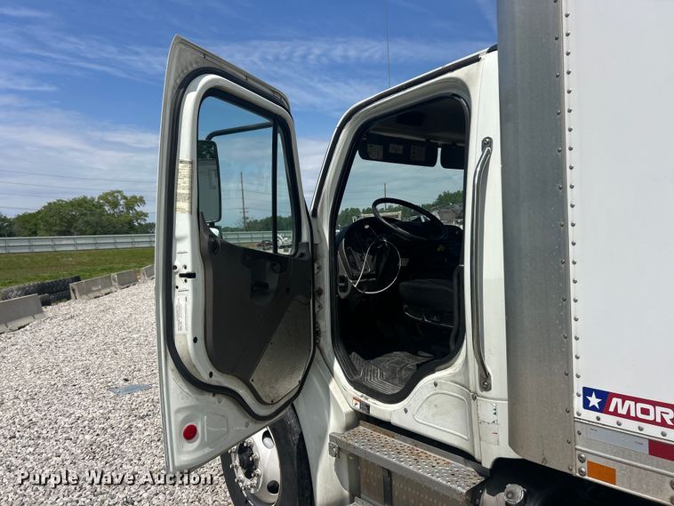 image for item YA1810 2017 Freightliner Business Class M2 box truck