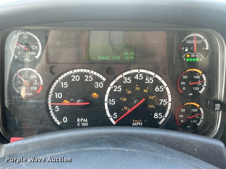 image for item YA1810 2017 Freightliner Business Class M2 box truck