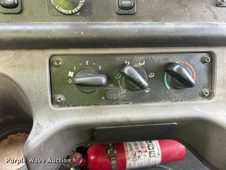 image for item YA1810 2017 Freightliner Business Class M2 box truck