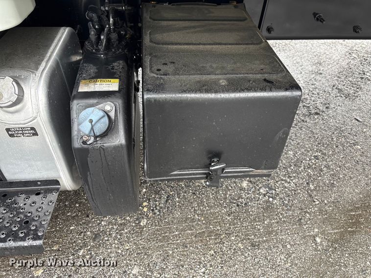 image for item YA2016 2019 Freightliner Business Class M2 box truck