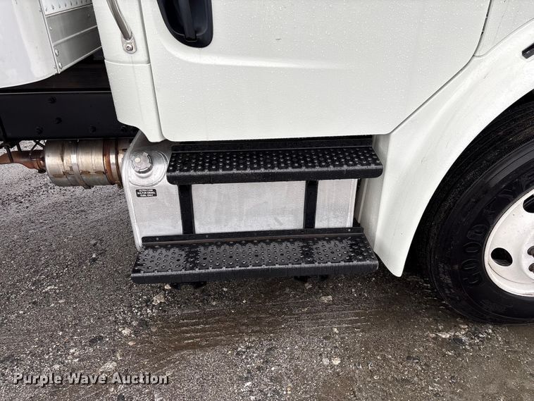 image for item YA2016 2019 Freightliner Business Class M2 box truck