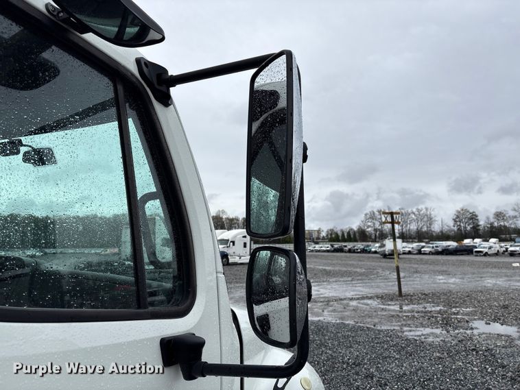 image for item YA2016 2019 Freightliner Business Class M2 box truck