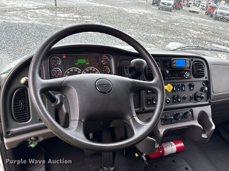 image for item YA2016 2019 Freightliner Business Class M2 box truck