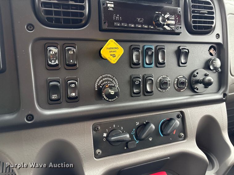 image for item YA2016 2019 Freightliner Business Class M2 box truck