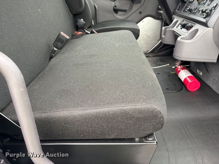image for item YA2016 2019 Freightliner Business Class M2 box truck