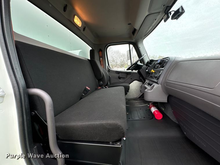 image for item YA2016 2019 Freightliner Business Class M2 box truck