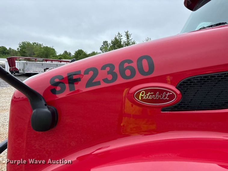 image for item YA2129 2021 Peterbilt 579 semi truck