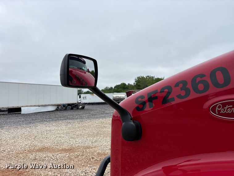 image for item YA2129 2021 Peterbilt 579 semi truck