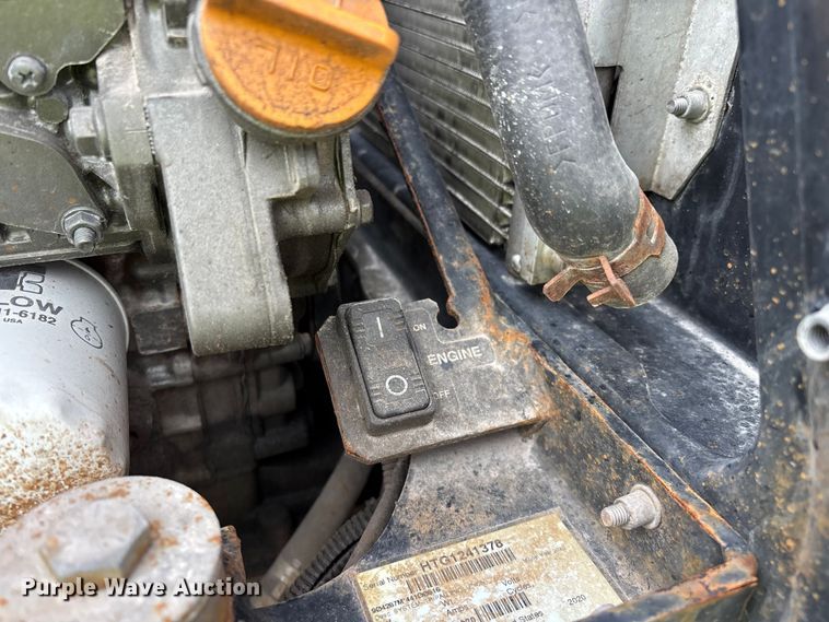 image for item YA2129 2021 Peterbilt 579 semi truck