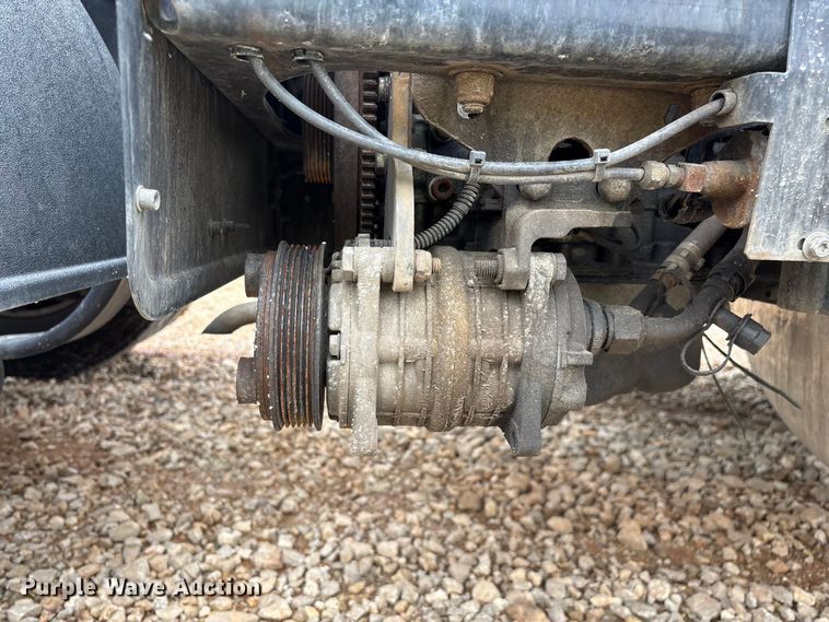 image for item YA2129 2021 Peterbilt 579 semi truck