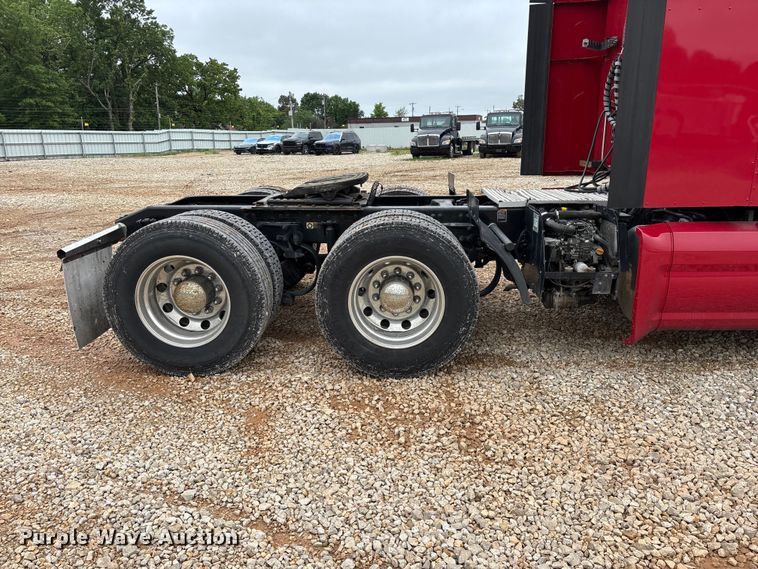image for item YA2129 2021 Peterbilt 579 semi truck