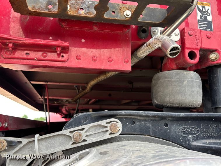image for item YA2129 2021 Peterbilt 579 semi truck
