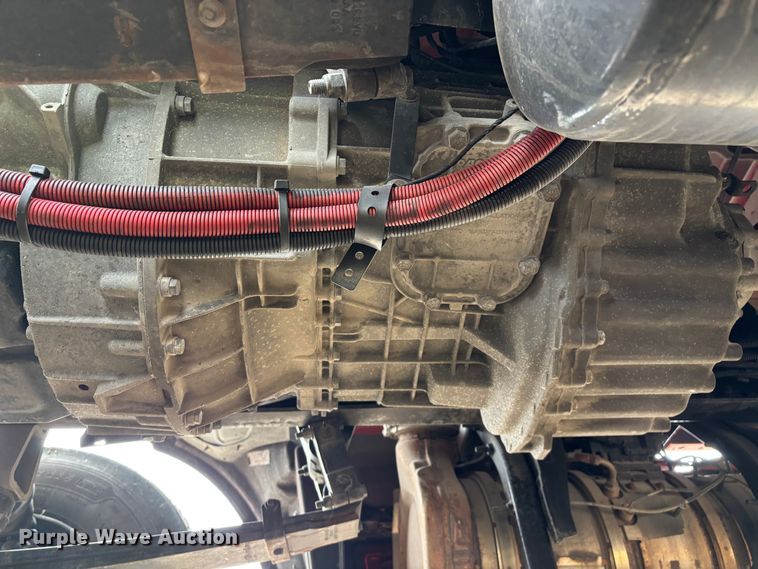 image for item YA2129 2021 Peterbilt 579 semi truck