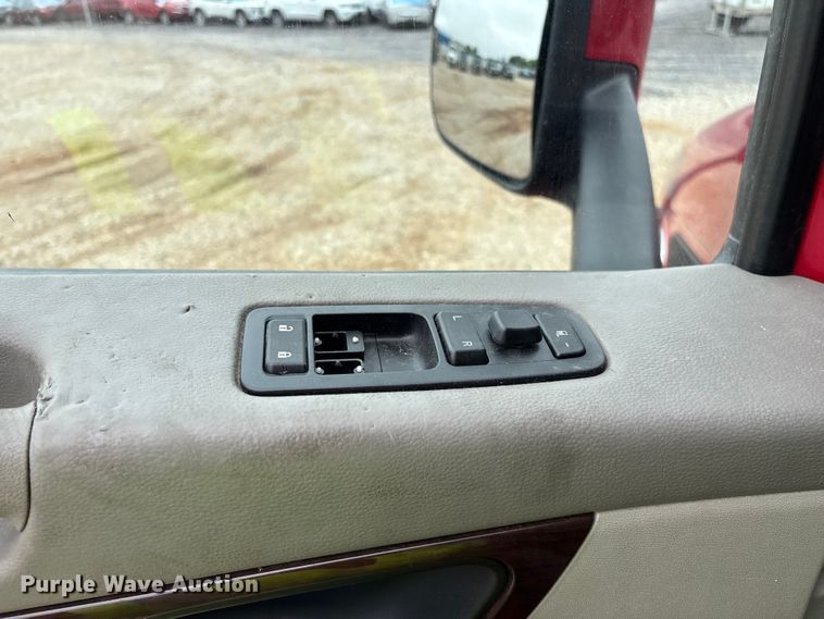 image for item YA2129 2021 Peterbilt 579 semi truck