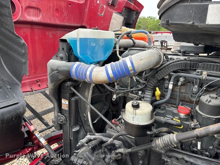 image for item YA2129 2021 Peterbilt 579 semi truck