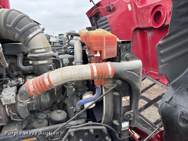 image for item YA2129 2021 Peterbilt 579 semi truck