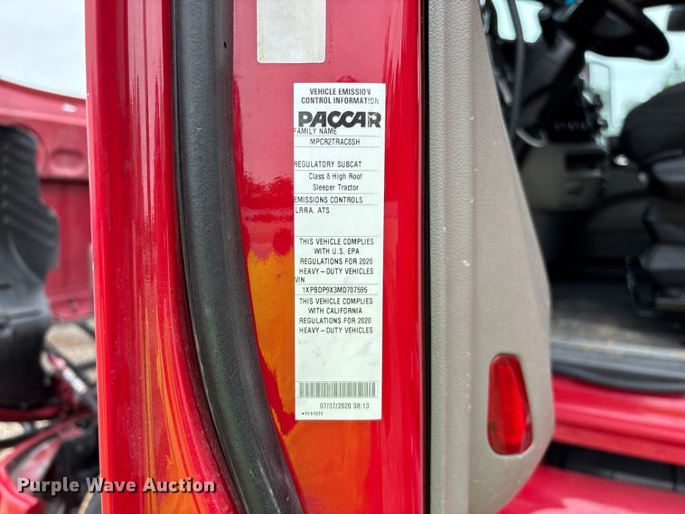 image for item YA2129 2021 Peterbilt 579 semi truck