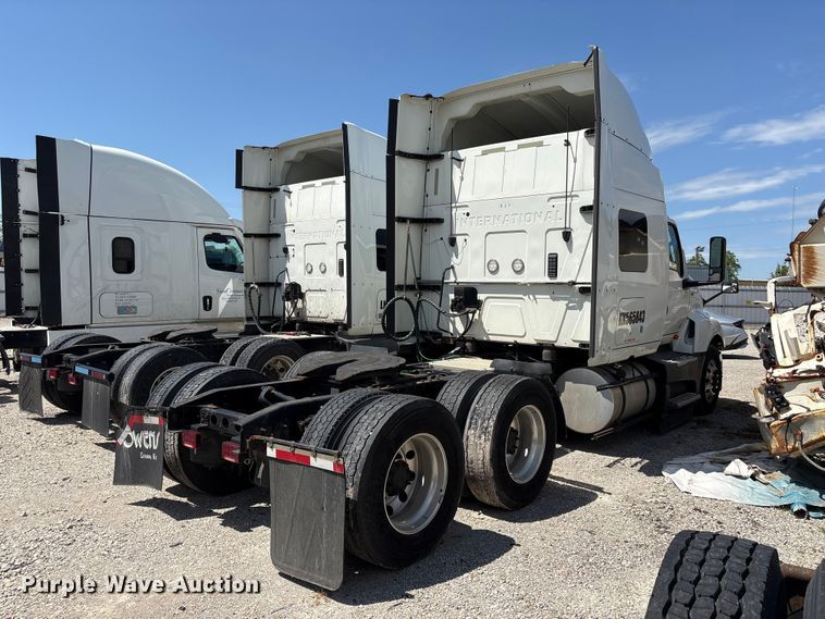image for item YA2432 2019 International LT625 semi truck