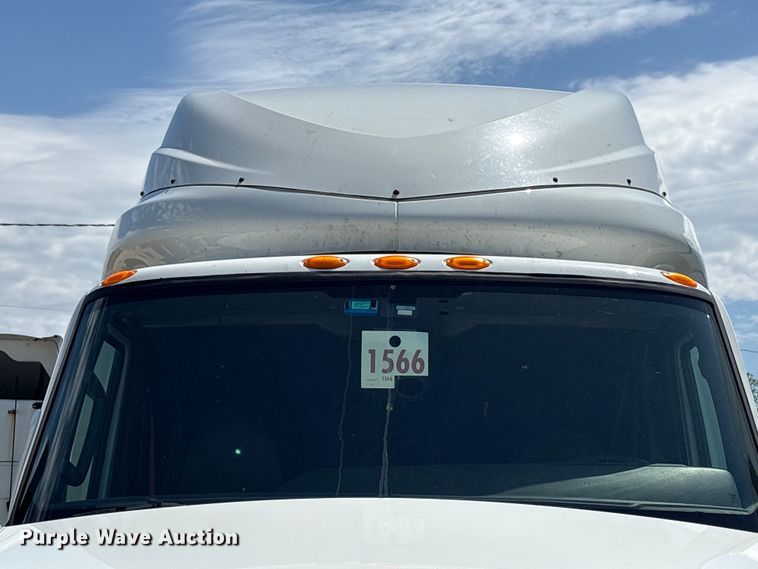 image for item YA2432 2019 International LT625 semi truck