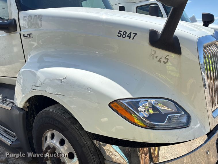 image for item YA2432 2019 International LT625 semi truck