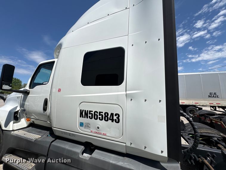 image for item YA2432 2019 International LT625 semi truck