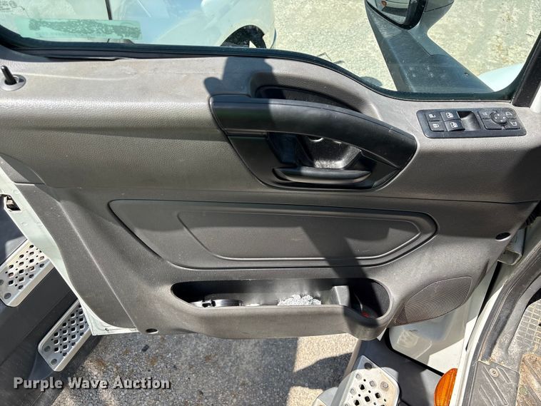 image for item YA2432 2019 International LT625 semi truck