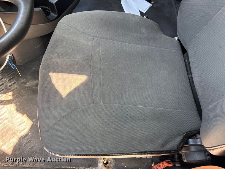 image for item YA2432 2019 International LT625 semi truck