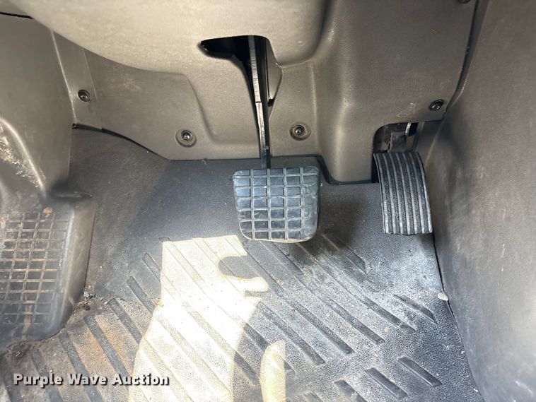image for item YA2432 2019 International LT625 semi truck