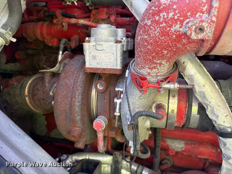 image for item YA2432 2019 International LT625 semi truck