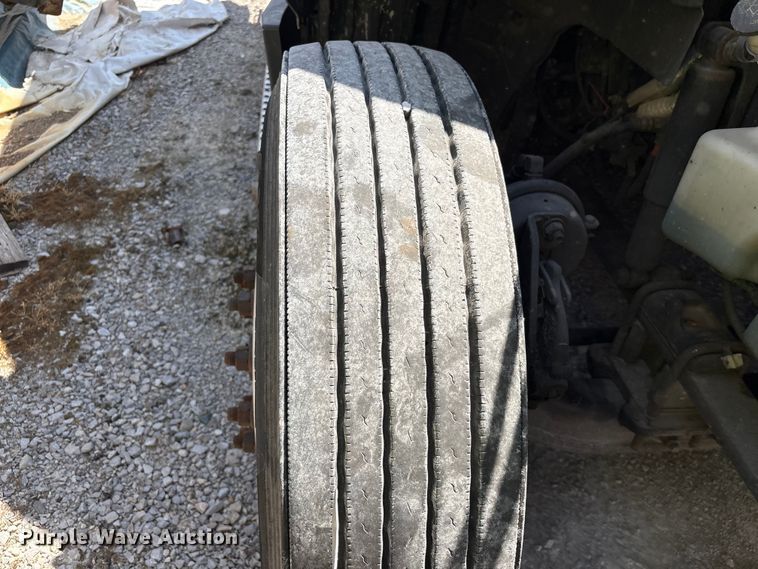 image for item YA2432 2019 International LT625 semi truck