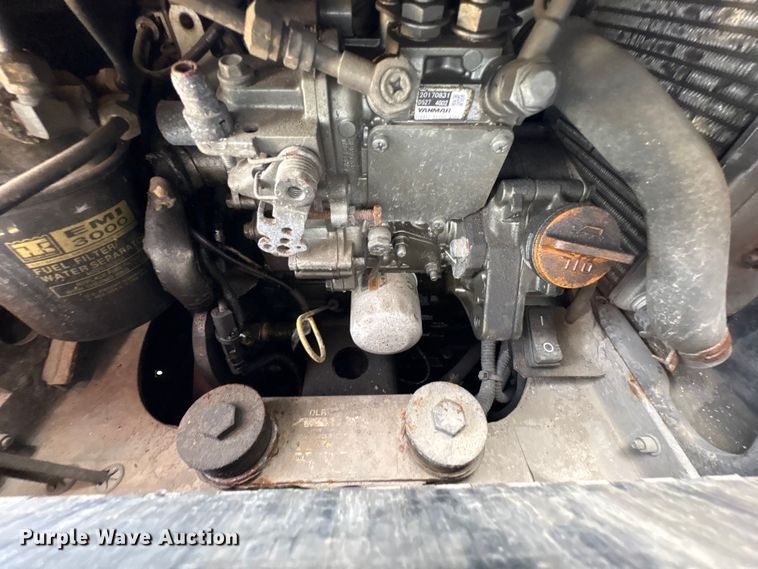 image for item YA2488 2019 Freightliner Cascadia 126 semi truck