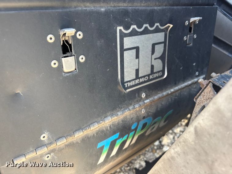 image for item YA2488 2019 Freightliner Cascadia 126 semi truck
