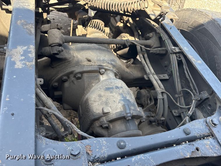 image for item YA2488 2019 Freightliner Cascadia 126 semi truck