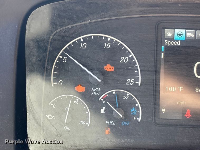 image for item YA2488 2019 Freightliner Cascadia 126 semi truck