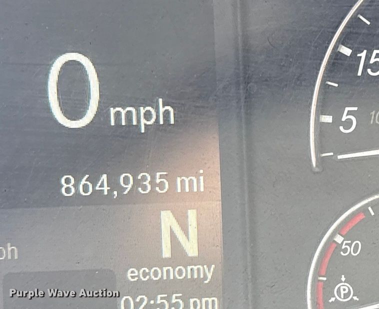 image for item YA2488 2019 Freightliner Cascadia 126 semi truck